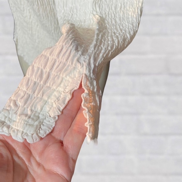 Nomadic Traders Beautiful Textured Ruffled Button Up White Top - Picture 6 of 7